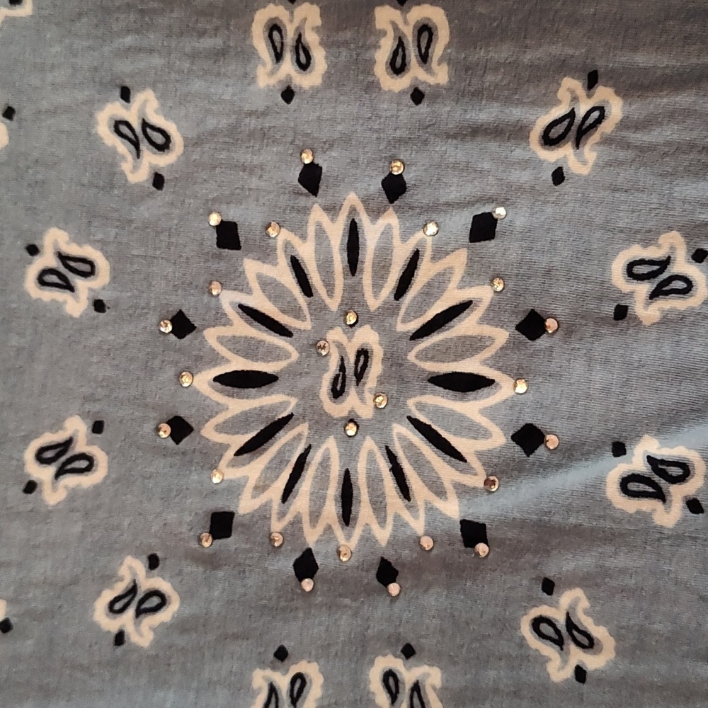 Bandana print soft stretchy tank top from Boston proper size small - Picture 2 of 4